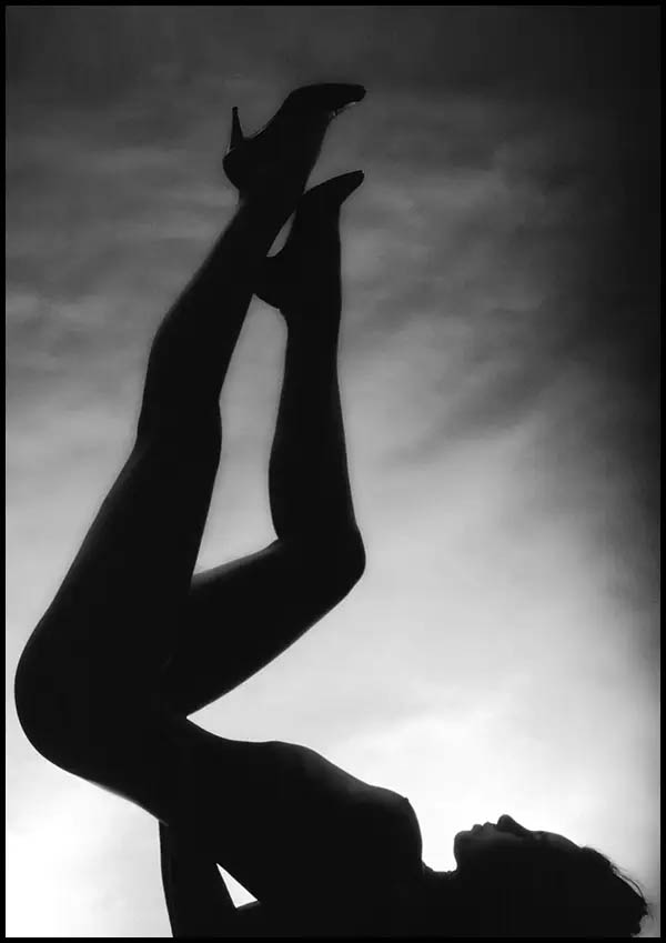 Acrobatic Silhouetto - Fine Art Nude - Konstnär: Bengt Grönkvist