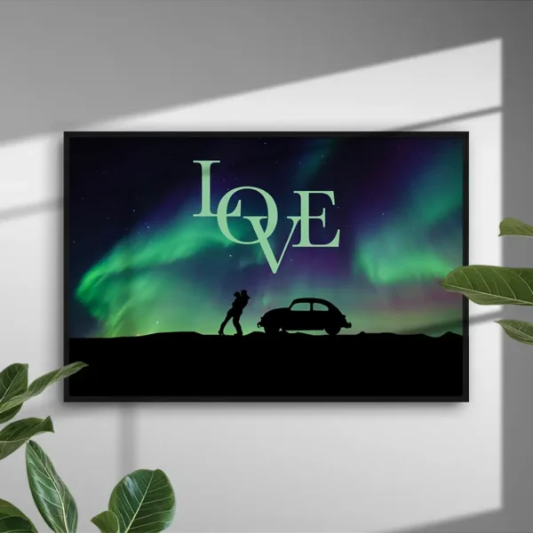 Love by the Northern Light - fototavla poster i liggande format - Ramexempel
