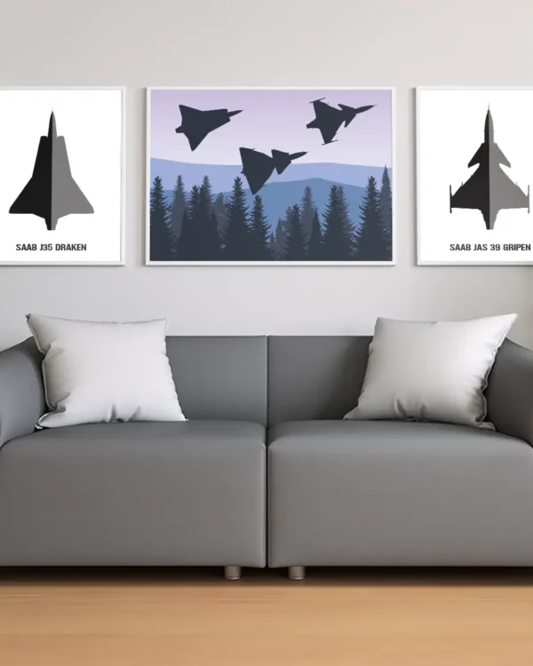 Fly By - Poster. En stiliserad grafisk illustration av tre svenska stridsflygplan. Siluetter av J35 Draken, J37 Viggen och JAS 39 Gripen - Ramexempel