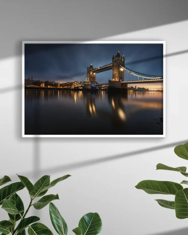 Otra caída - Tower Bridge - Poster - Fotografi - Ramexempel