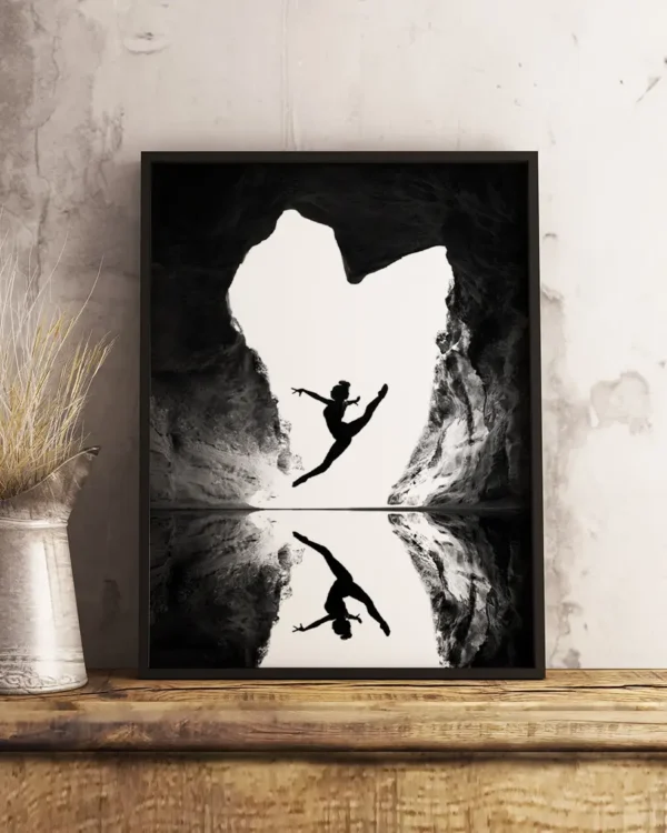 A Beating Heart - Poster - Svartvitt fotografi - Ramexempel