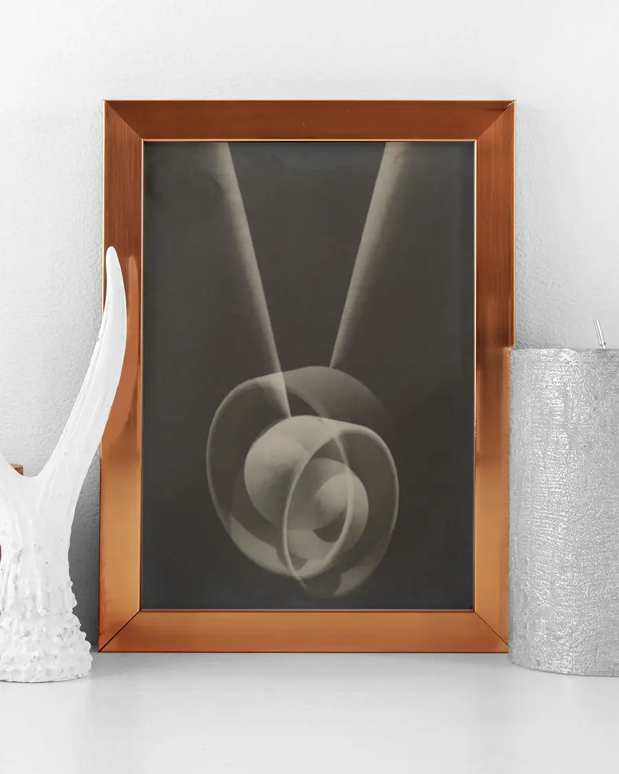 Abstract Shapes - Poster. En klassisk abstrakt fotoposter av den tyske fotografen Hannes Maria Flach - Ramexempel