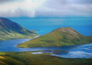 The Aleutian Islands, Alaska - Poster - Ett storslaget fotografi från Aleutian Islands i Alaska.